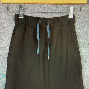 Lululemon On‎ the Fly Skirt Women's Size 4